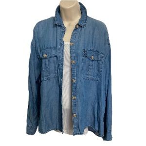 SO Chambray Denim Boyfriend Tshirt Long Sleeves Front Pockets Womens Medium